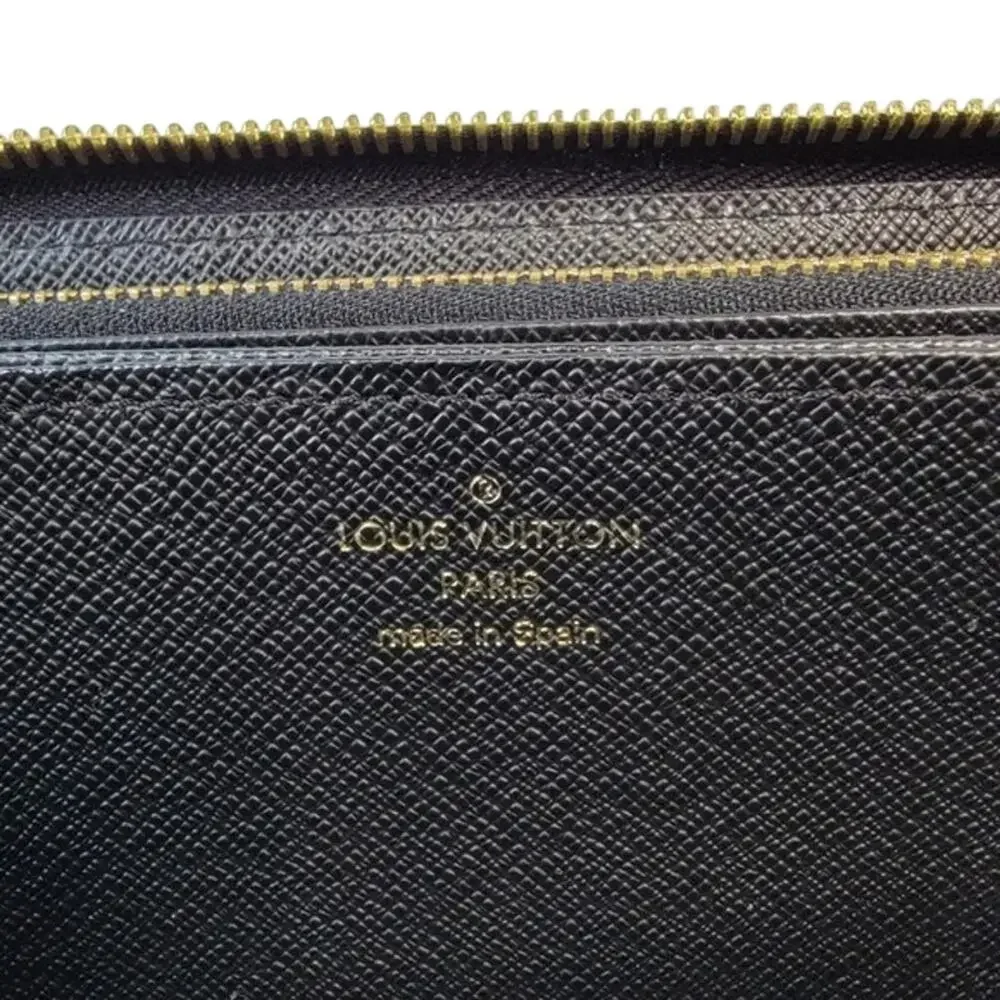 Louis Vuitton Limited Edition Game On Collection White Zippy Wallet 2021 - Picture 5 of 11